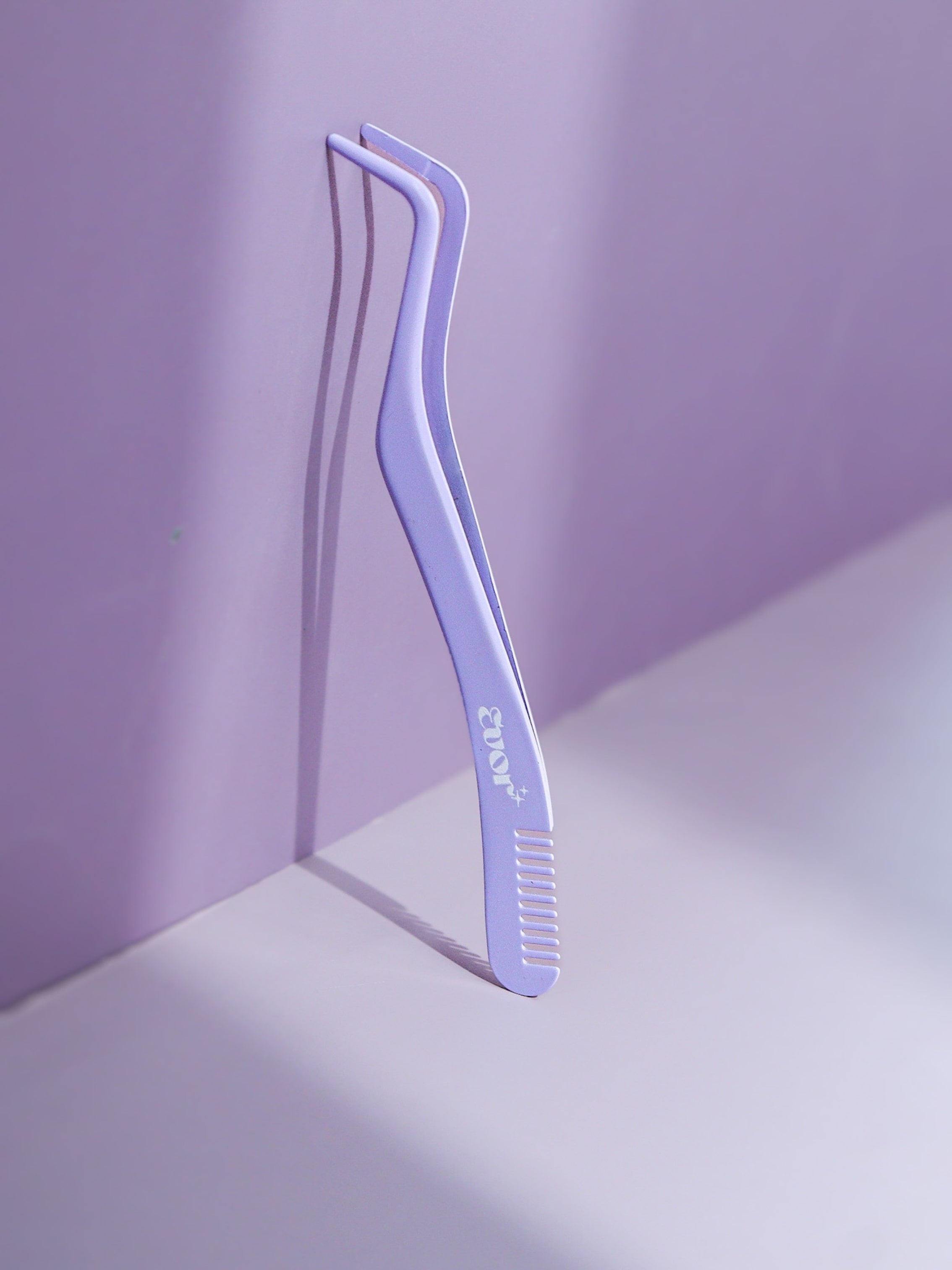 Sleek Tweezer